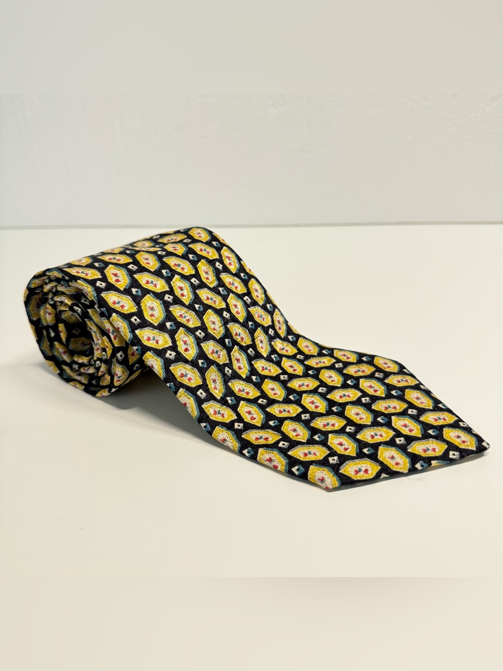 ERMENEGILDO ZEGNA Silk Black Gold Medallion Necktie Made In Italy 60”